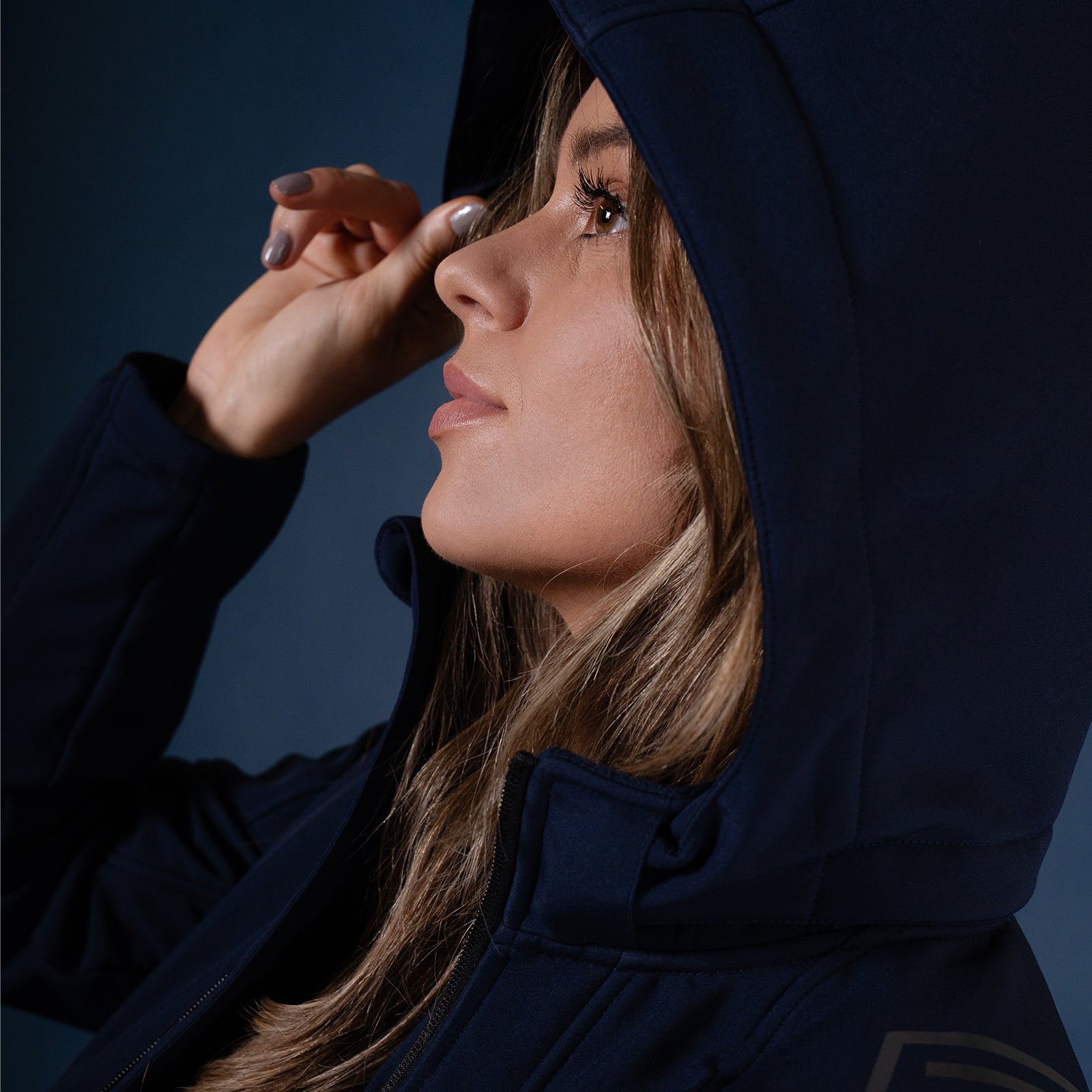 Women wearing Redefined Unicolor jacket